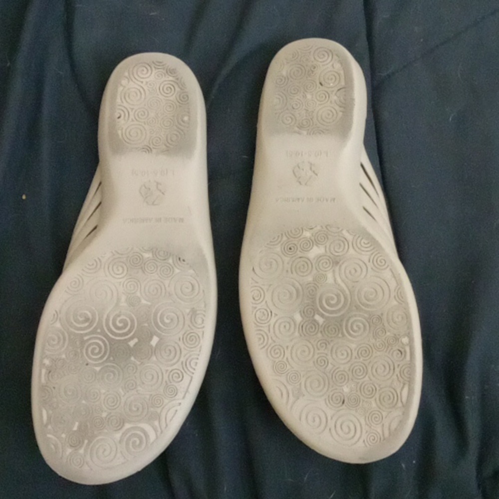 Waterproof sandals - Picture 2 of 3